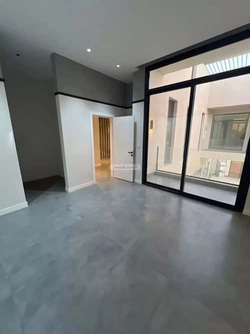 6 bedroom villa in King Abdullah 9