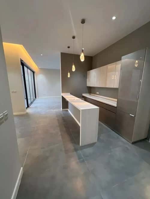 6 bedroom villa in King Abdullah 5