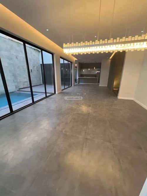6 bedroom villa in King Abdullah 4