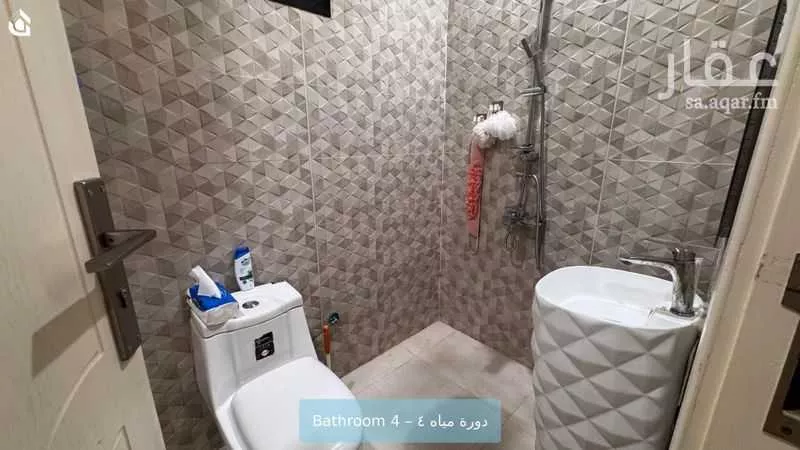 4 bedroom villa in Dhahrat Laban, Riyadh 14