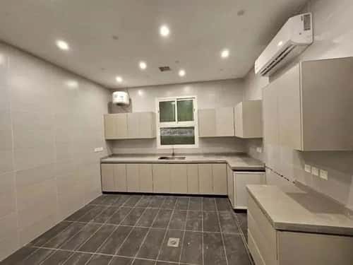 4 bedroom floor in Al Qadisiyah 1