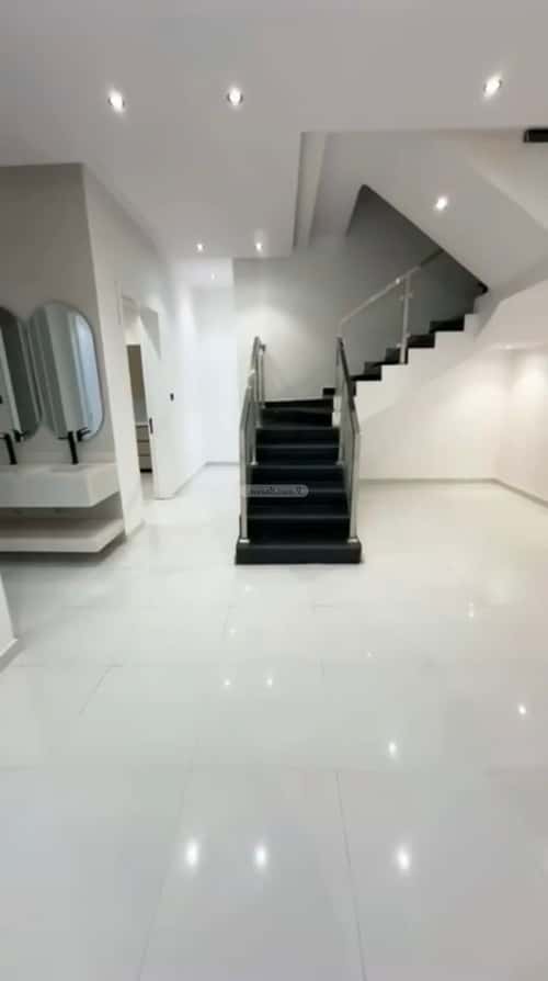 4 bedroom villa in Al Janadriyah 6