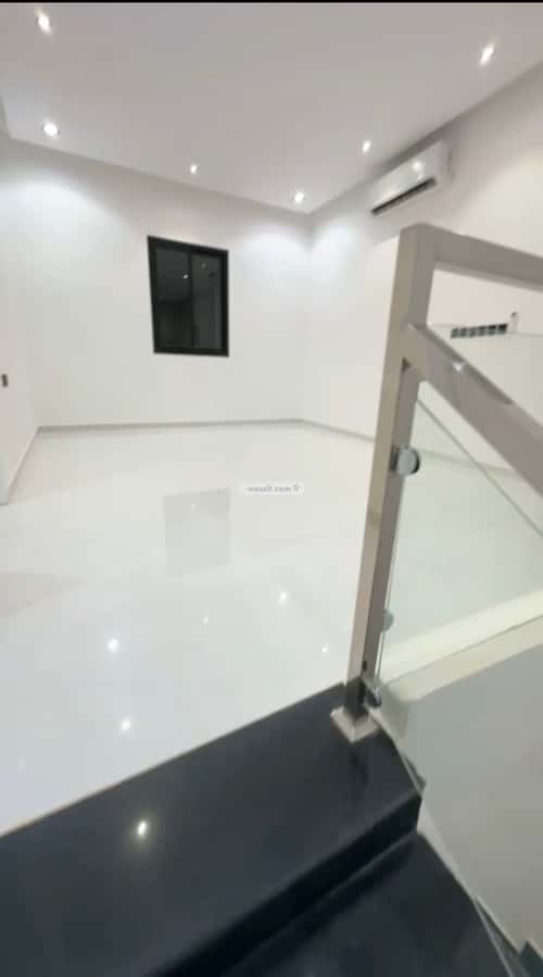 4 bedroom villa in Al Janadriyah 7
