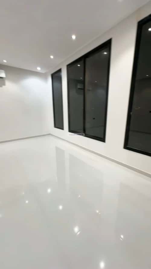 4 bedroom villa in Al Janadriyah 5