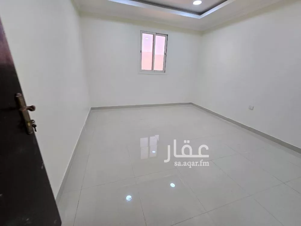 شقة 4 غرف في النور 13