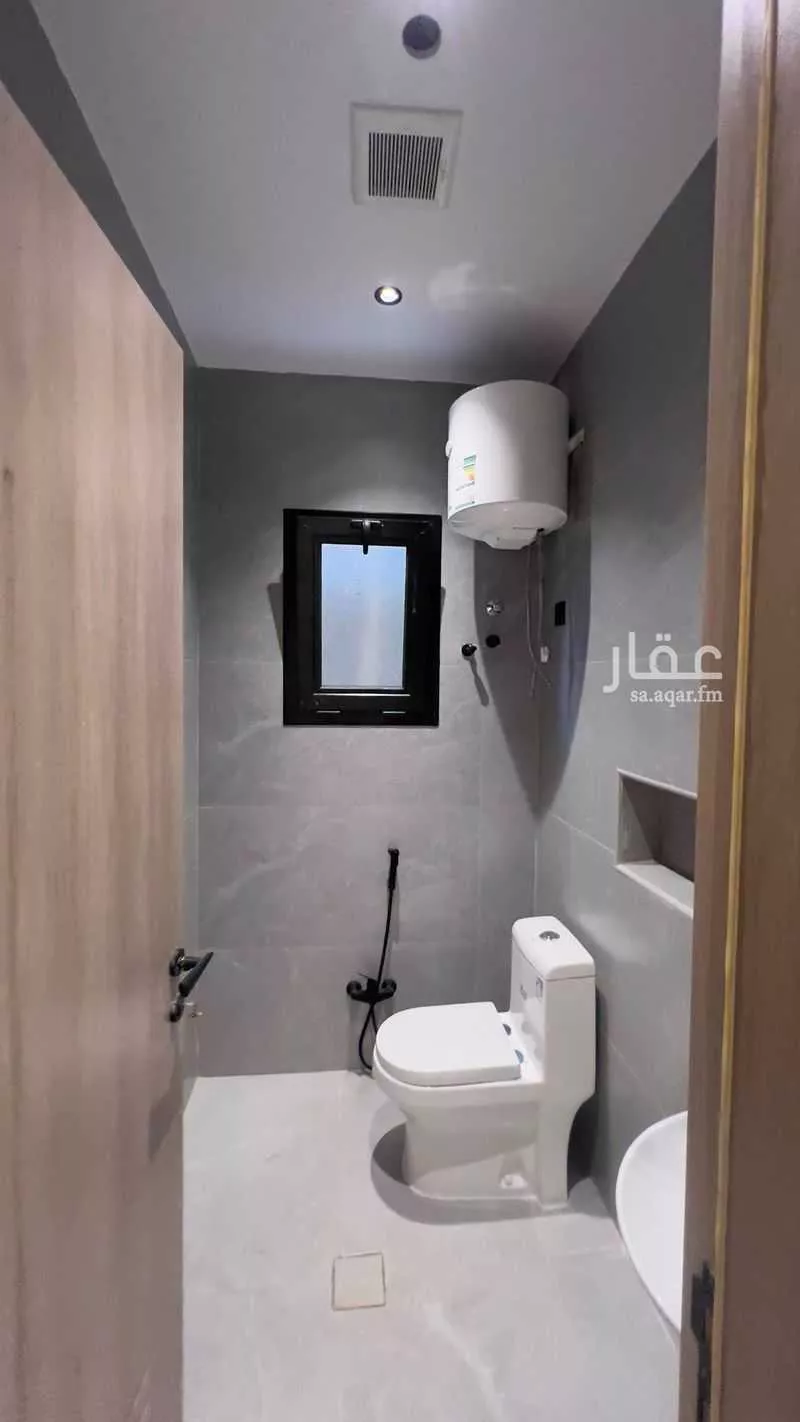 شقة 5 غرف في ضاحية الملك فهد 11
