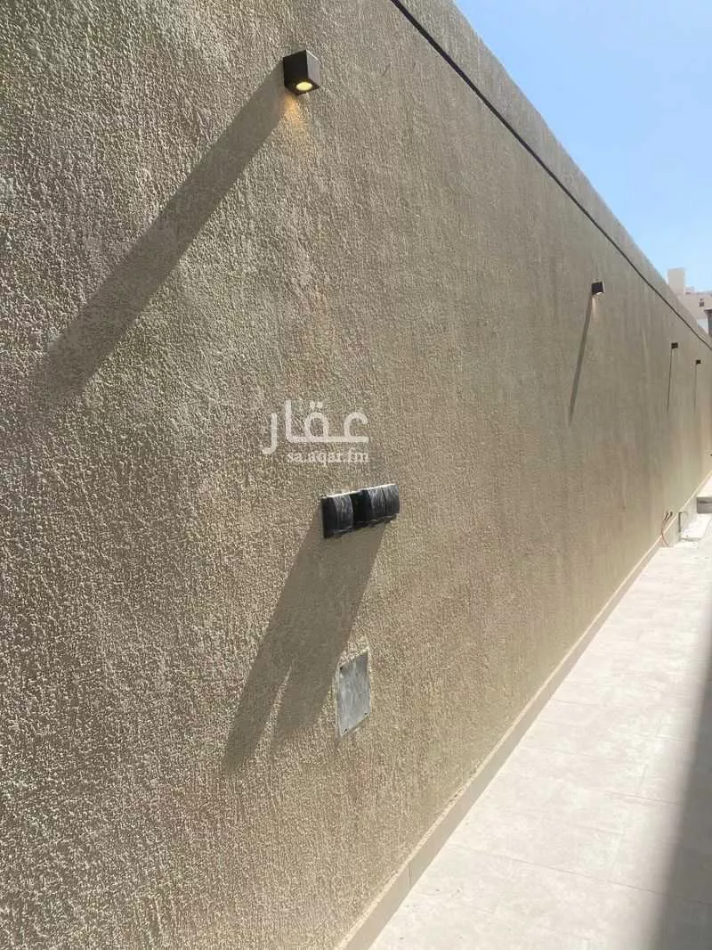 شقة 4 غرف في طيبة 20