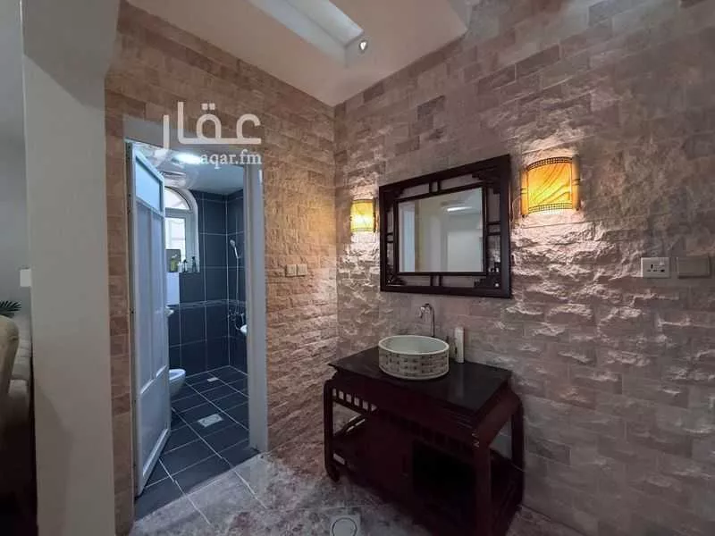 8 bedroom apartment in Ash Shulah 2