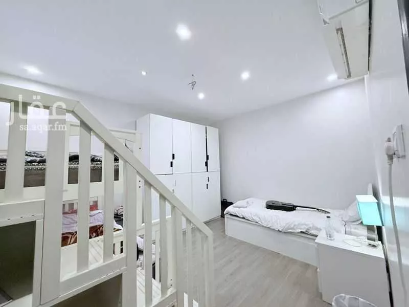 8 bedroom apartment in Ash Shulah 3