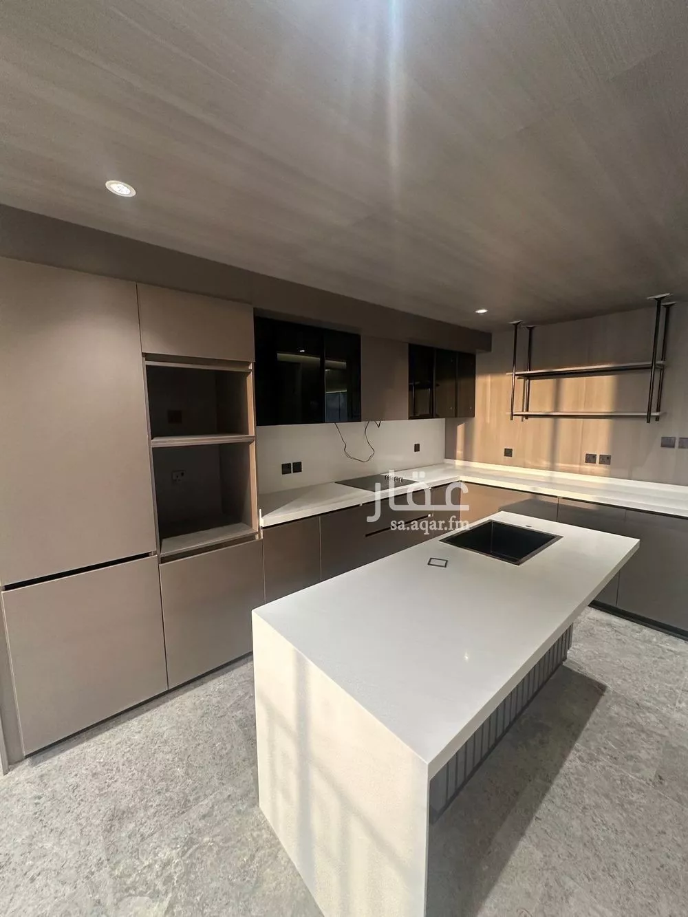 5 bedroom apartment in Ash Shati Al Gharbi 6