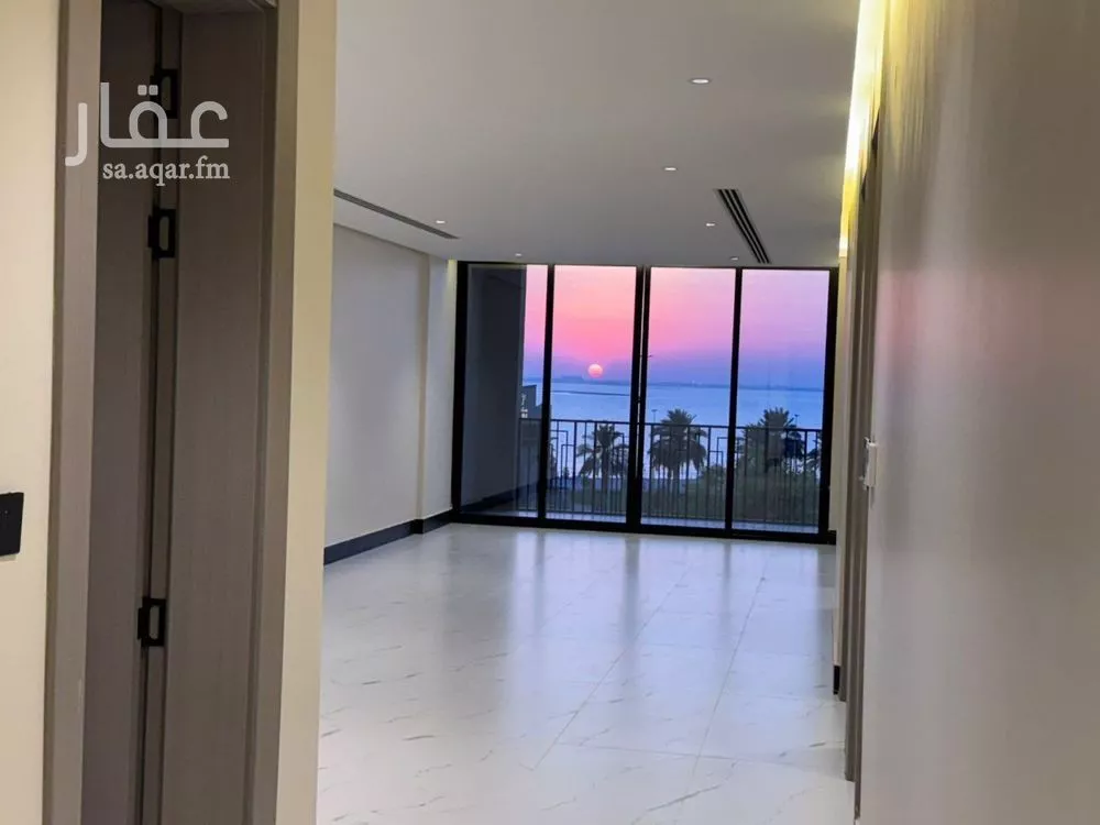 5 bedroom apartment in Ash Shati Al Gharbi 12