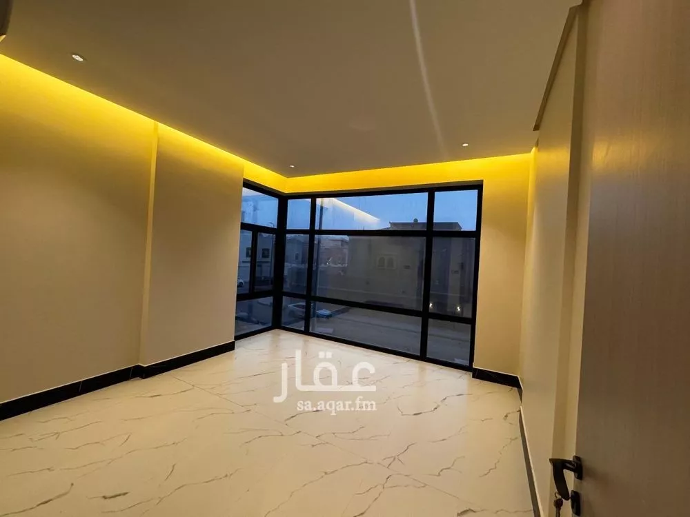 5 bedroom apartment in Ash Shati Al Gharbi 2