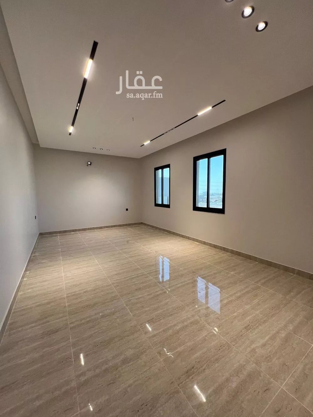 شقة 6 غرف في الندى 15