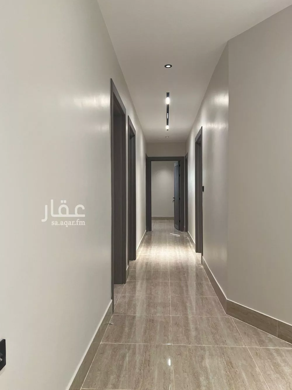شقة 6 غرف في الندى 2