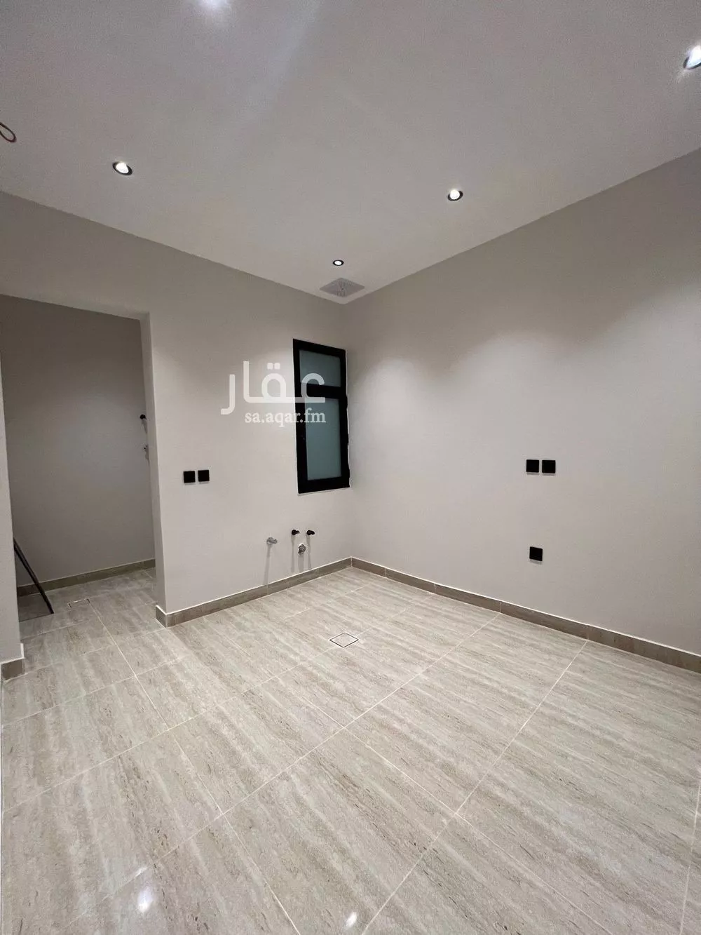 شقة 6 غرف في الندى 11