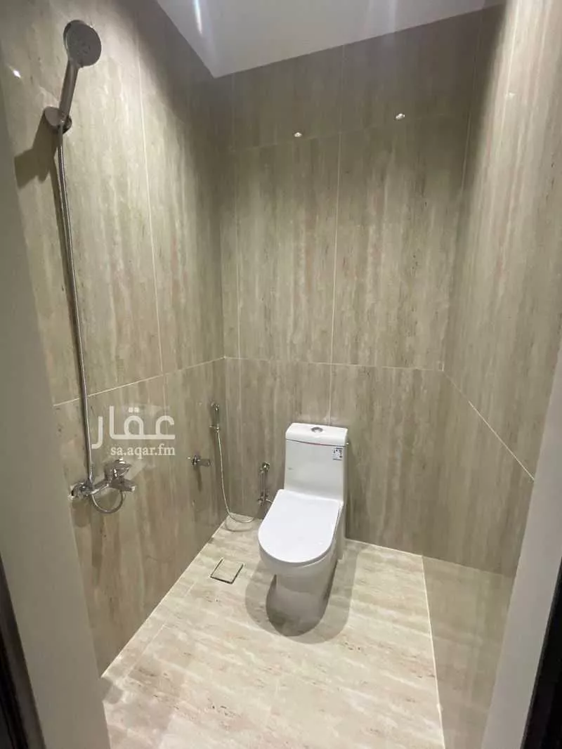 شقة 5 غرف في ضاحية الملك فهد 9
