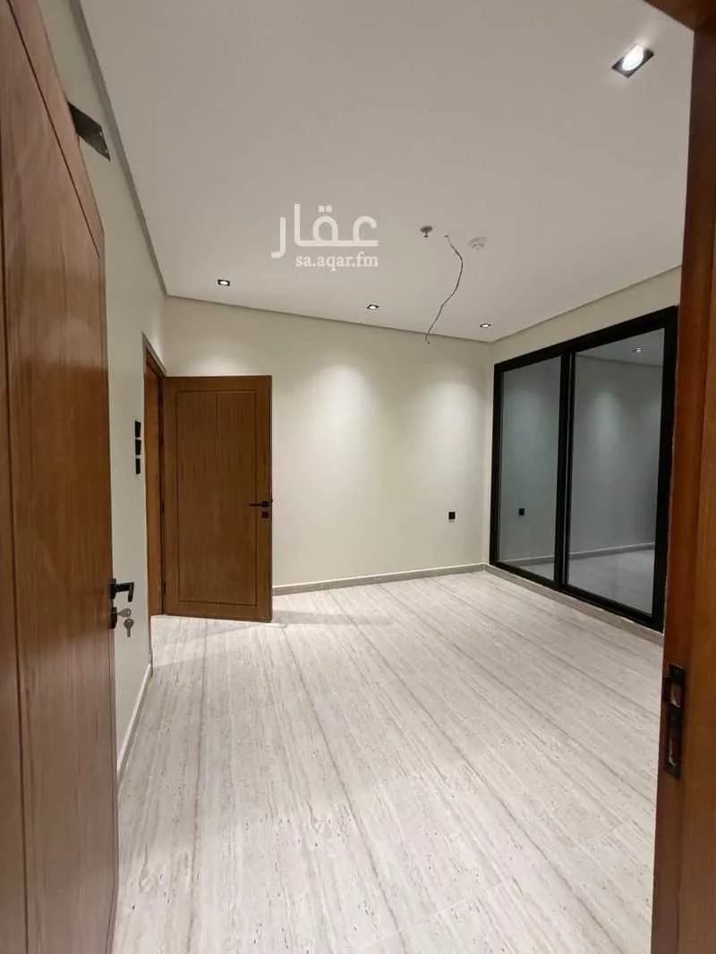 5 bedroom apartment in Dahiat King Fahd 20
