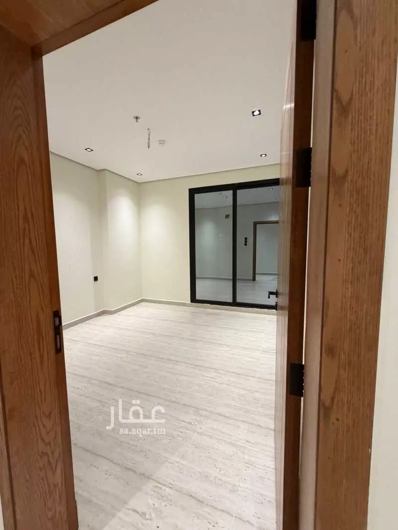 5 bedroom apartment in Dahiat King Fahd 21