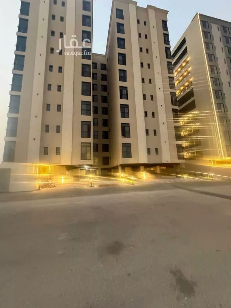5 bedroom apartment in Dahiat King Fahd 4