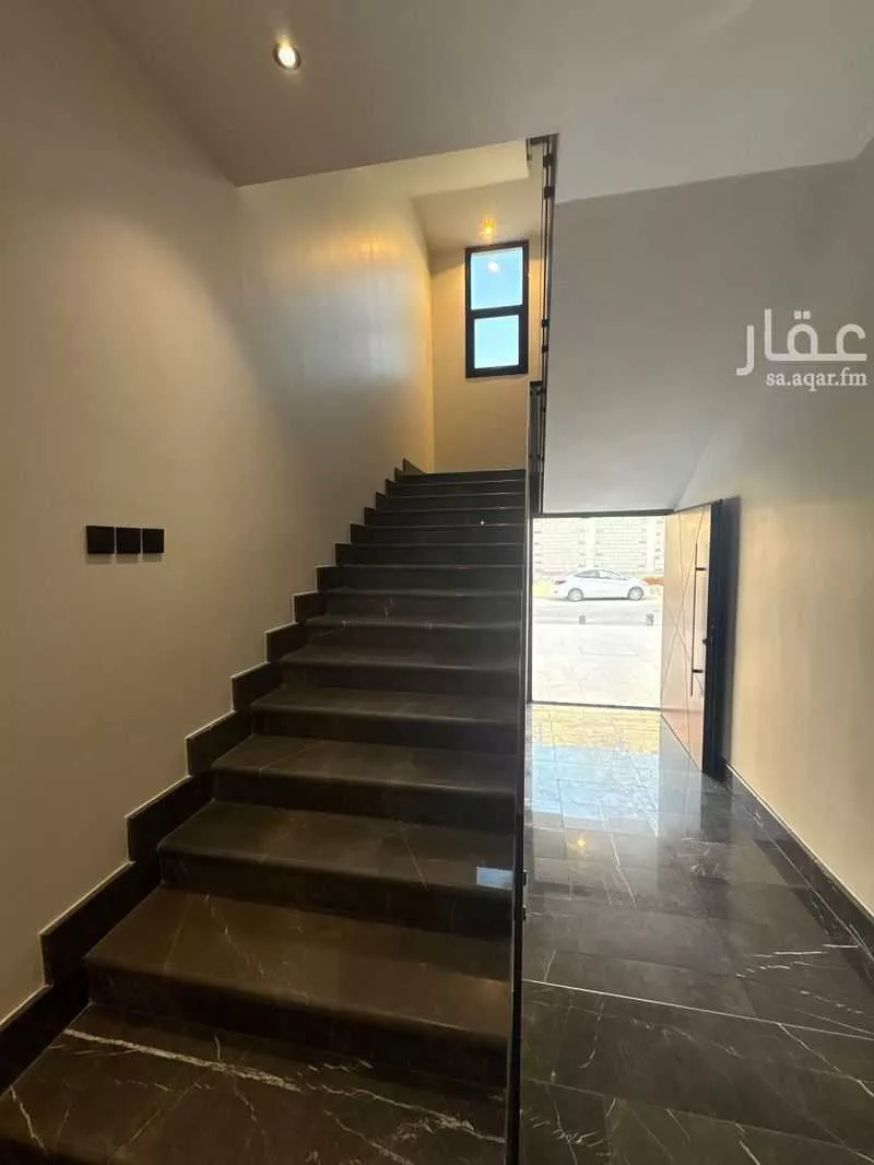 شقة 6 غرف في طيبة 2