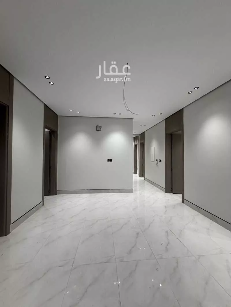 شقة 5 غرف في ضاحية الملك فهد 15