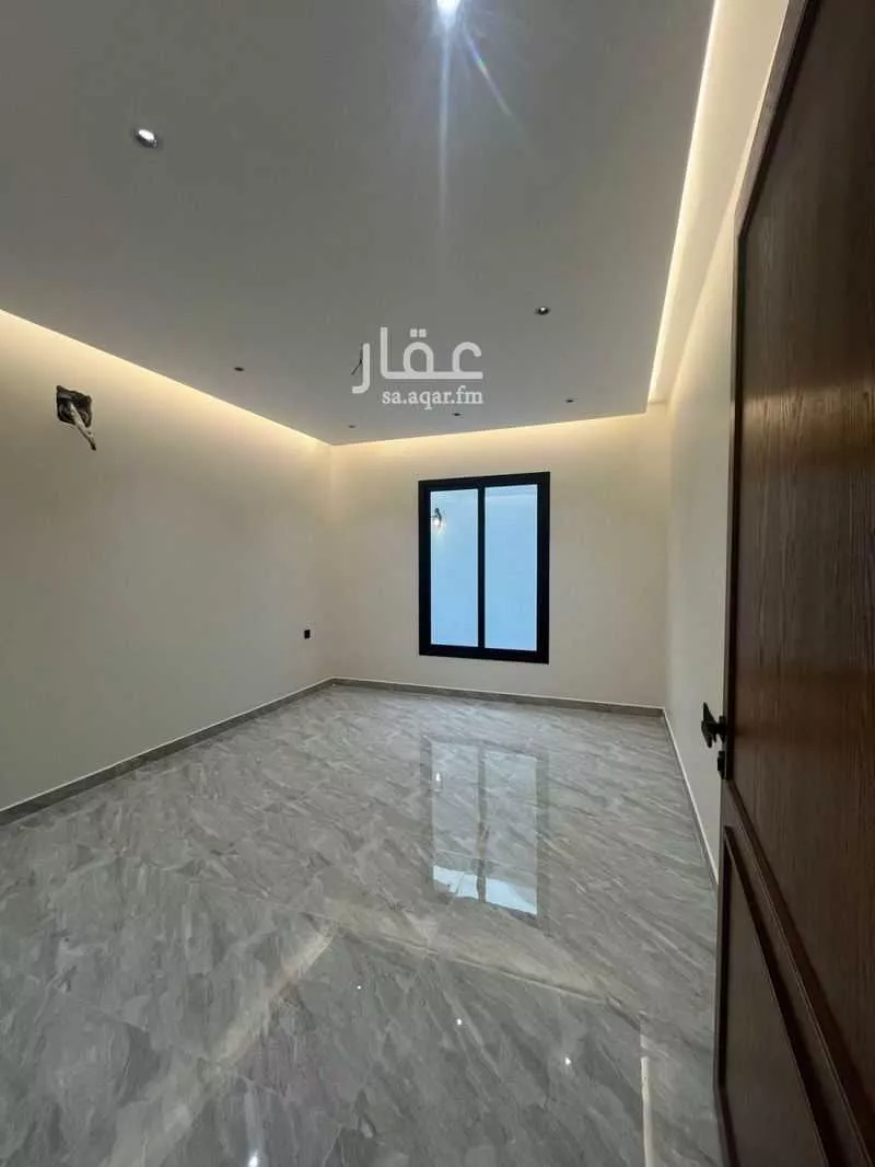 شقة 6 غرف في طيبة 10