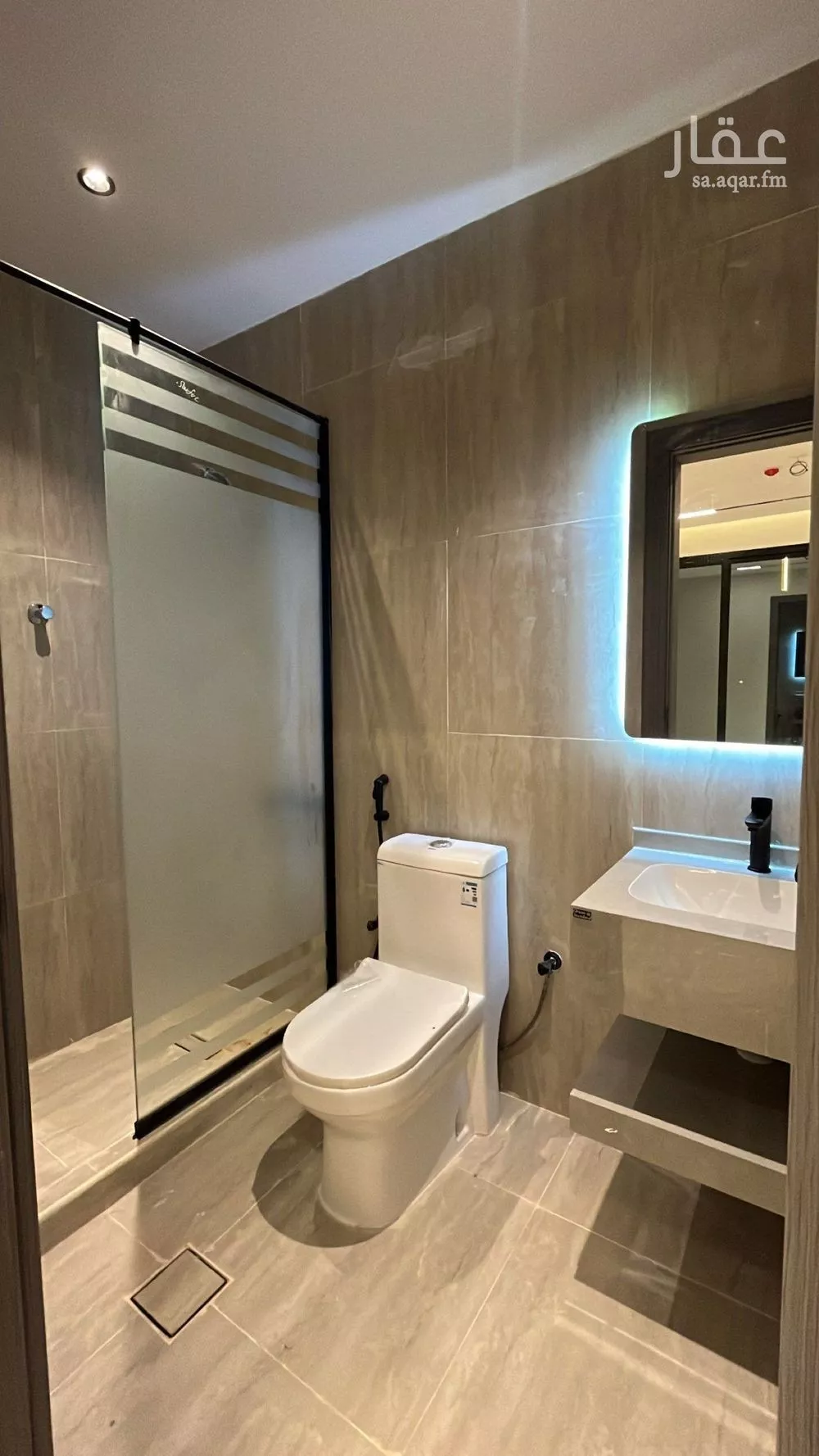 6 bedroom apartment in Al Basateen, Eastern Province 6