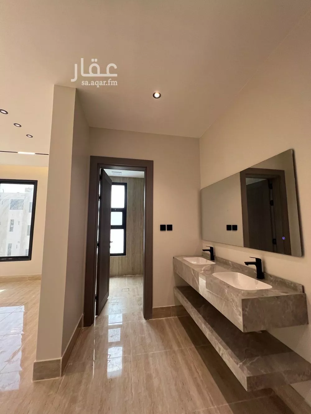 شقة 5 غرف في الندى 11