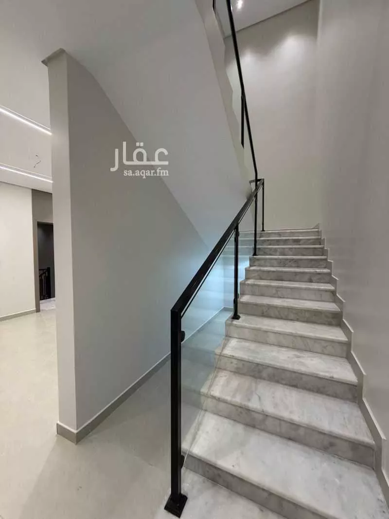 شقة 5 غرف في ضاحية الملك فهد 11