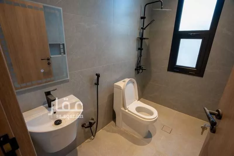 5 bedroom apartment in Dahiat King Fahd 13