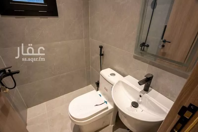 5 bedroom apartment in Dahiat King Fahd 4