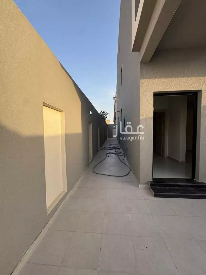 5 bedroom apartment in Dahiat King Fahd 4