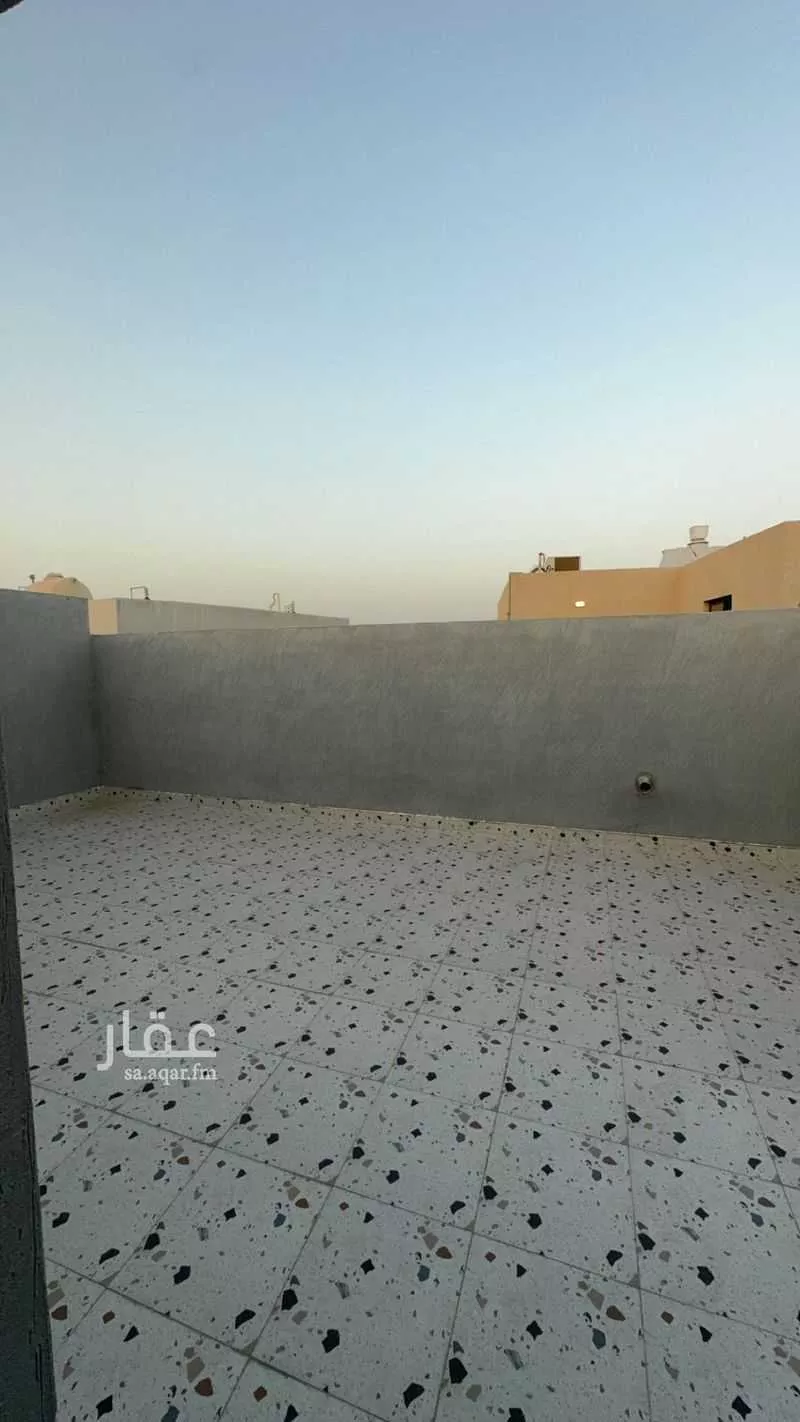 شقة 5 غرف في ضاحية الملك فهد 16
