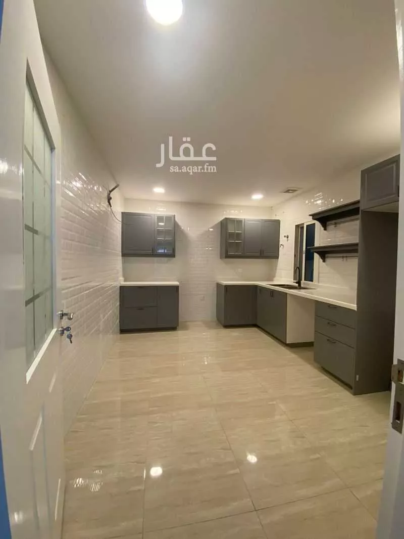 5 bedroom apartment in Ash Shulah 5