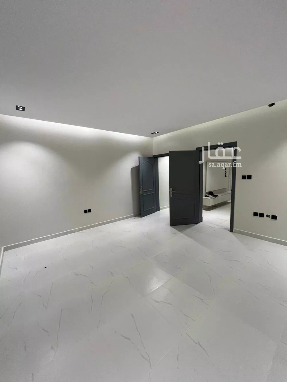 3 bedroom apartment in Dahiat King Fahd 5