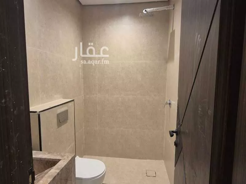 شقة 5 غرف في طيبة 10