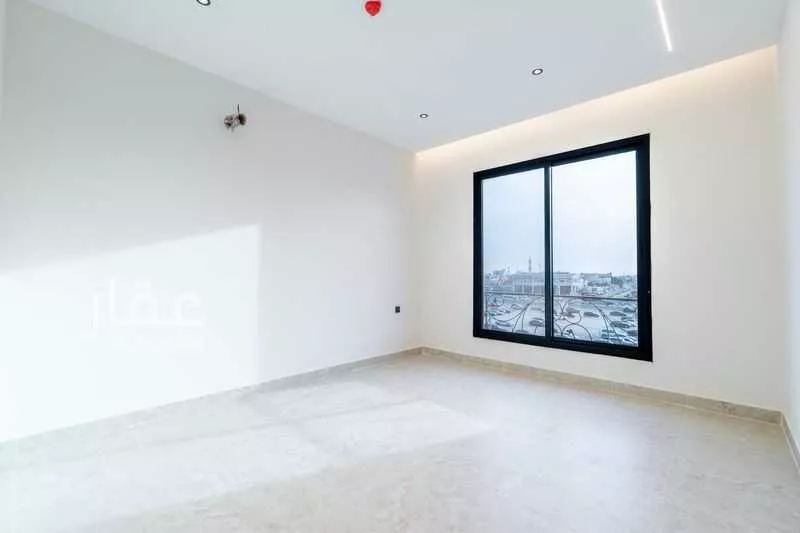 شقة 5 غرف في الروضة 3