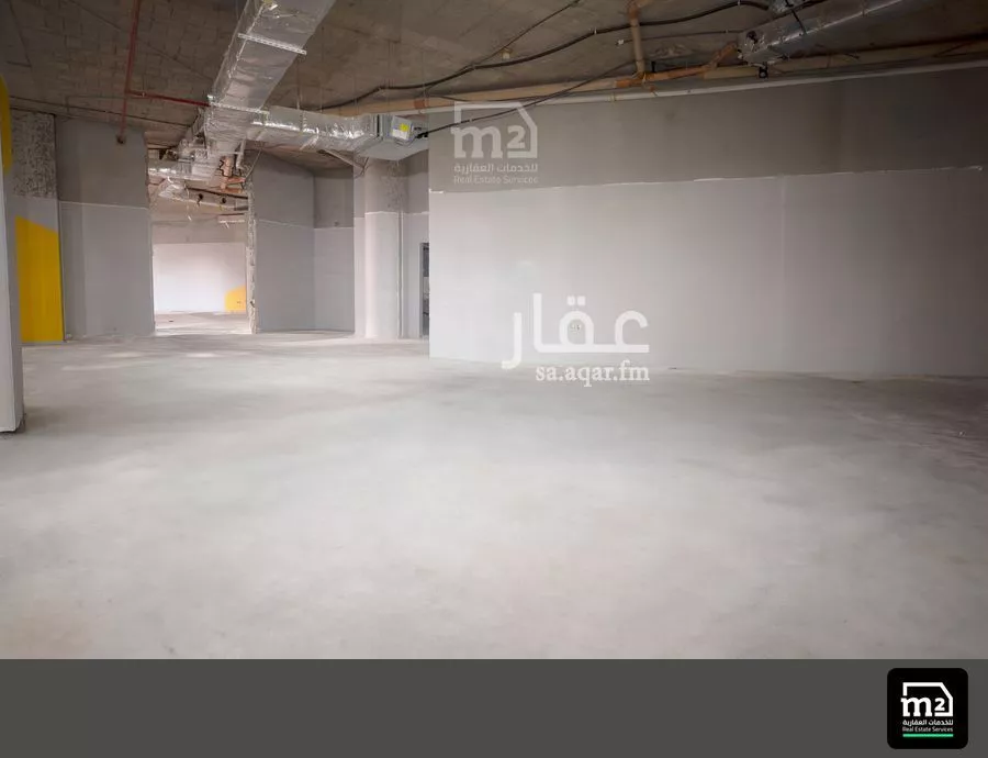 محل 1260 م² في النموذجية 8