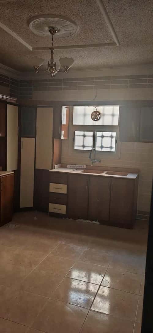 3 bedroom apartment in Ishbiliyah 4