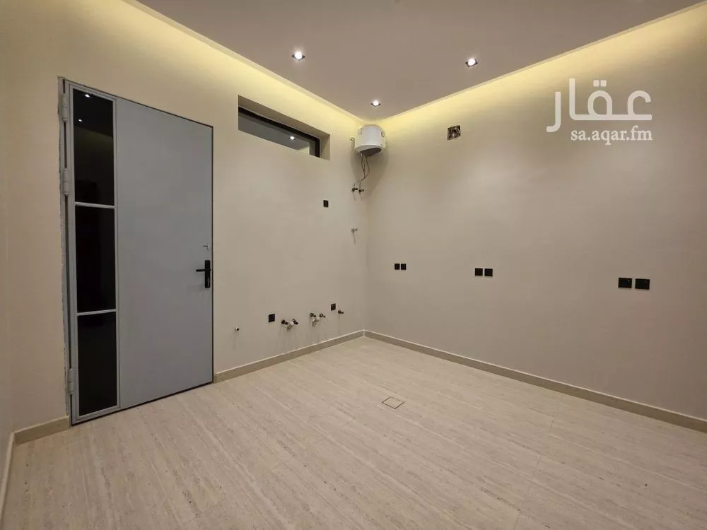 4 bedroom villa in Al Zahrah, Riyadh 14