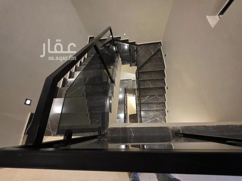 4 bedroom villa in Al Zahrah, Riyadh 7