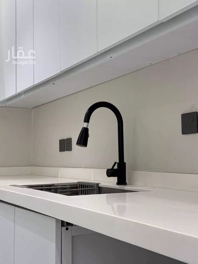 4 bedroom apartment in King Fahd, Riyadh 6
