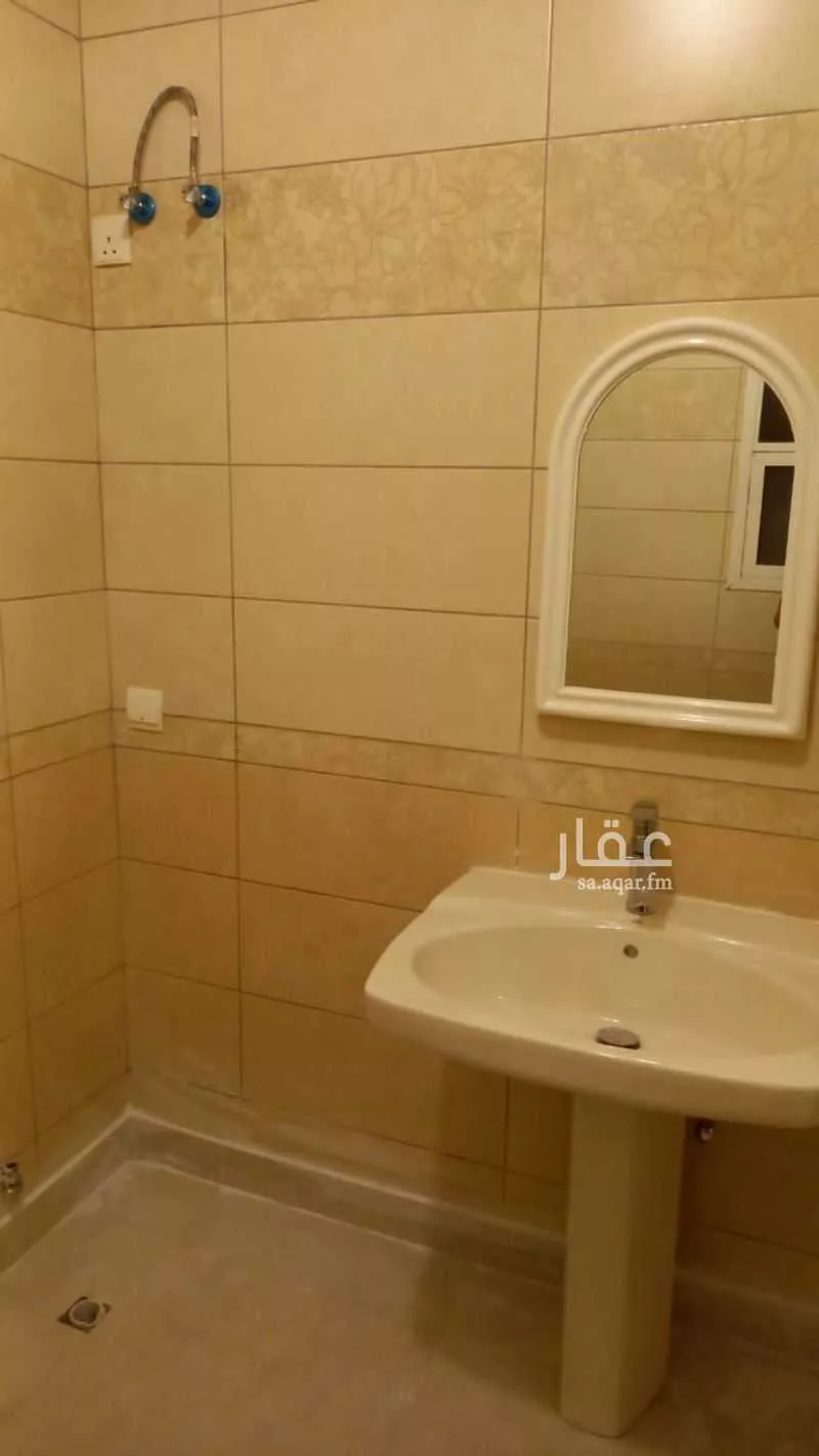 3 bedroom apartment in Al Sharafiyah, Jeddah 5