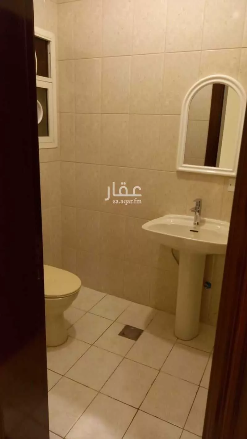 3 bedroom apartment in Al Sharafiyah, Jeddah 9