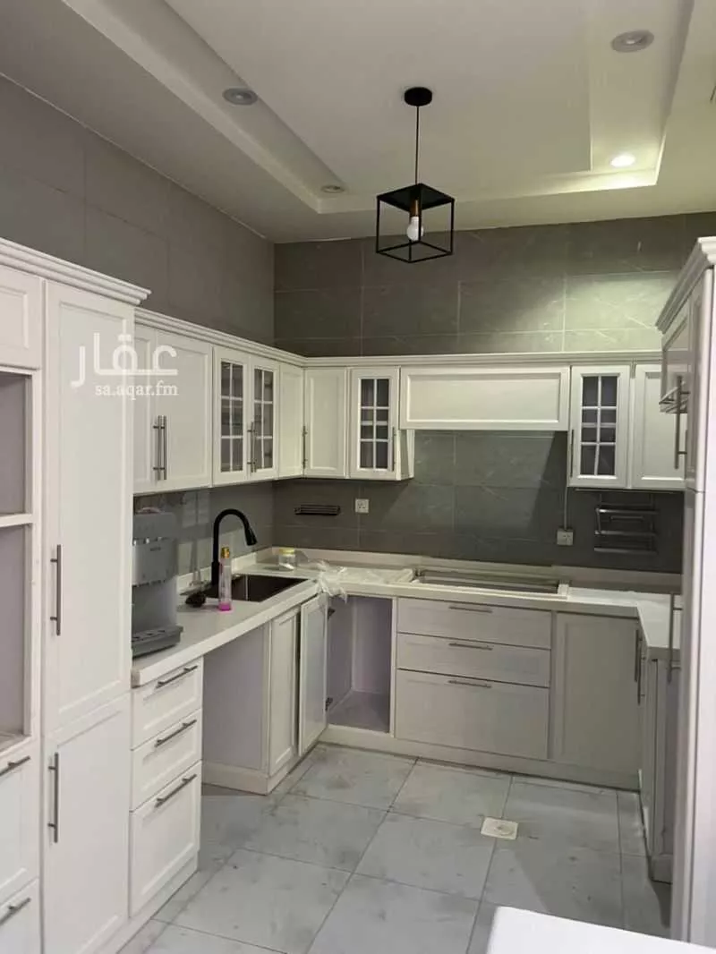 5 bedroom apartment in Al Wurud, Jeddah 6