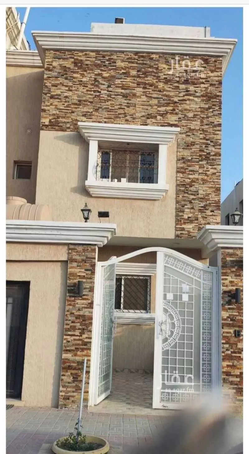 4 bedroom apartment in At Tahliyah, Eastern Province