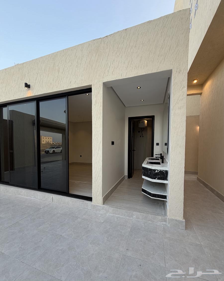 5 bedroom villa in Al Amwaj, Eastern Province 4