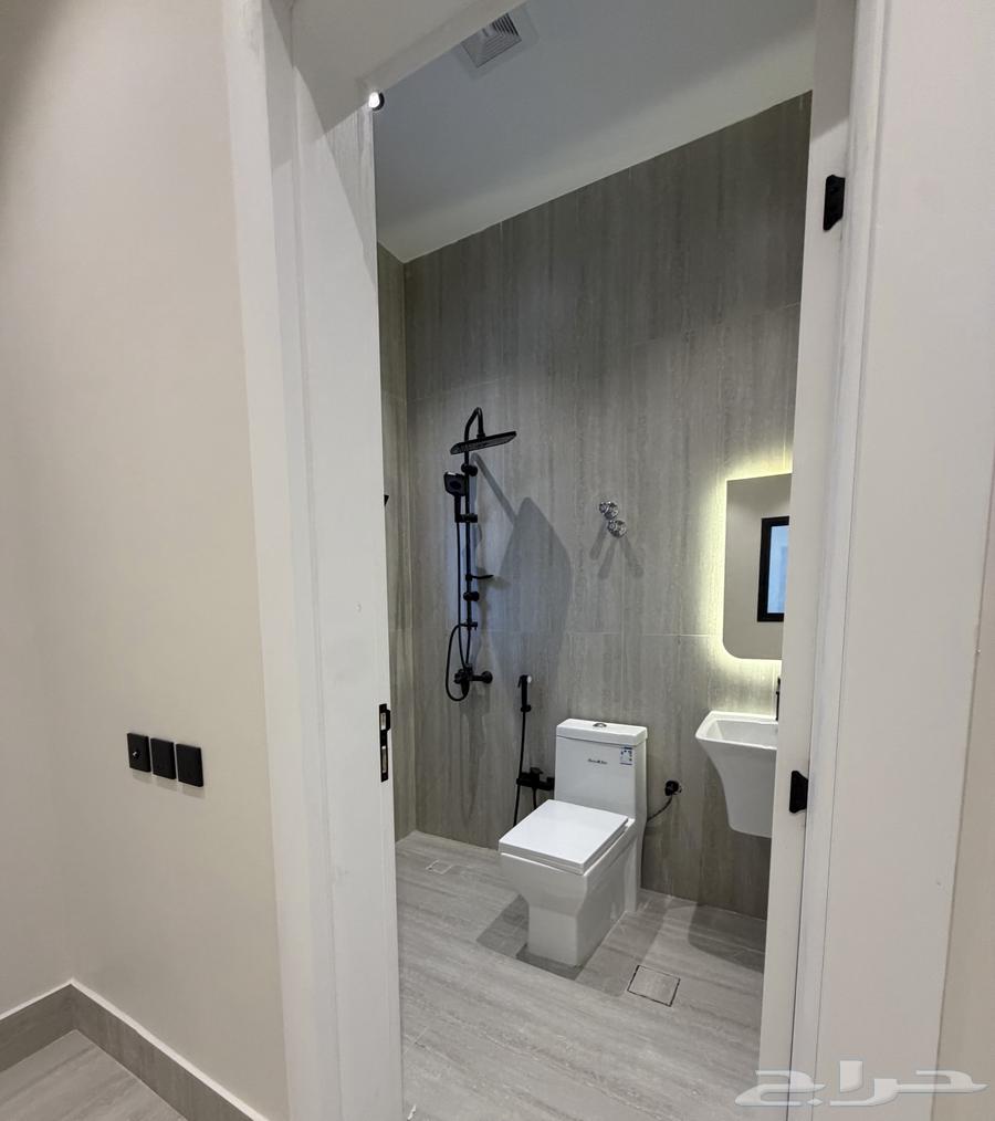 5 bedroom villa in Al Amwaj, Eastern Province 13