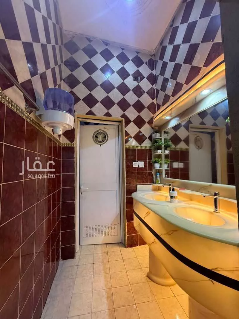 7 bedroom villa in An Nadhim, Riyadh 8