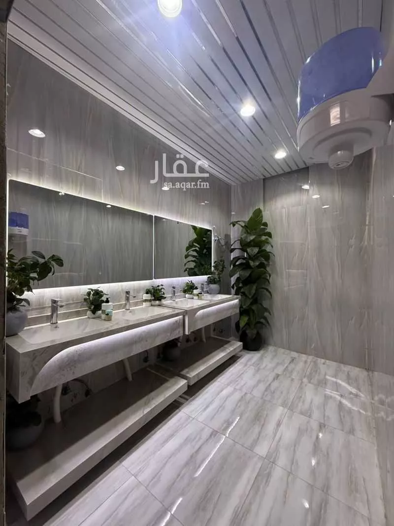 7 bedroom villa in An Nadhim, Riyadh 5